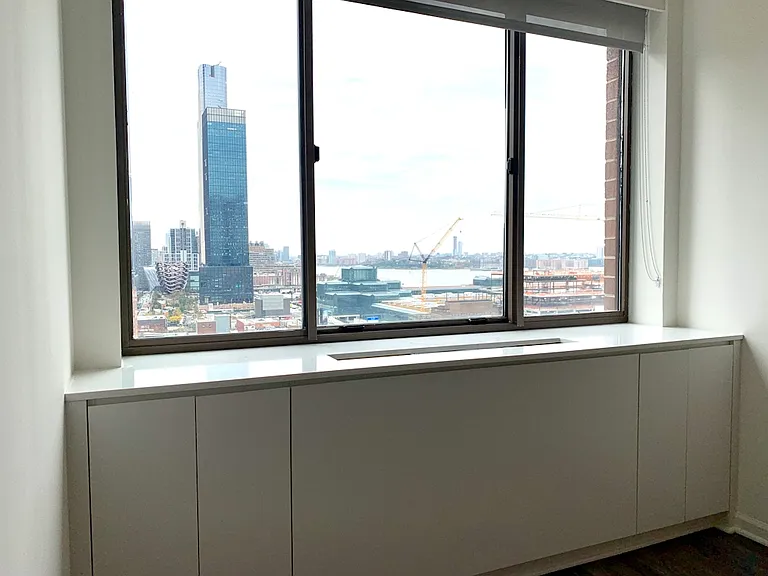 520 W 43rd St #31J — Photo 8