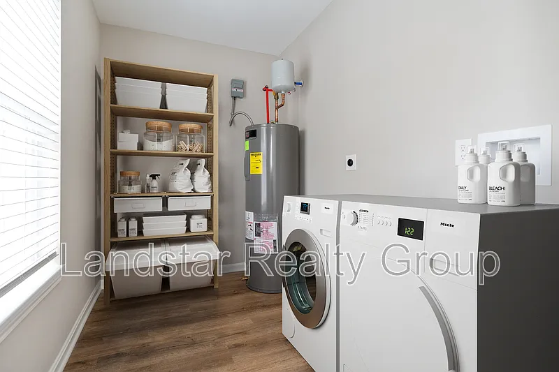 2 bed, 2.0 bath, $1,300 — Photo 4