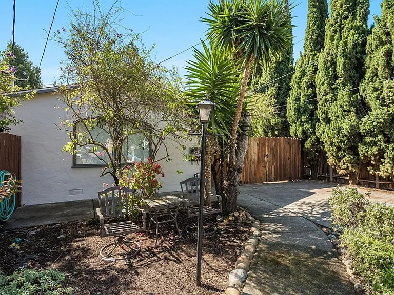 241 Harrison Ave — Photo 26