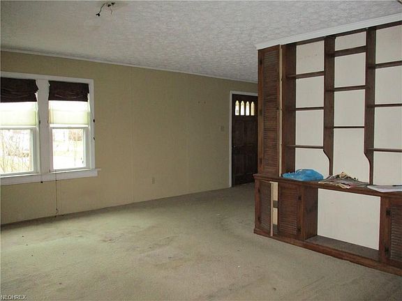 5th image of 739 Oliver St