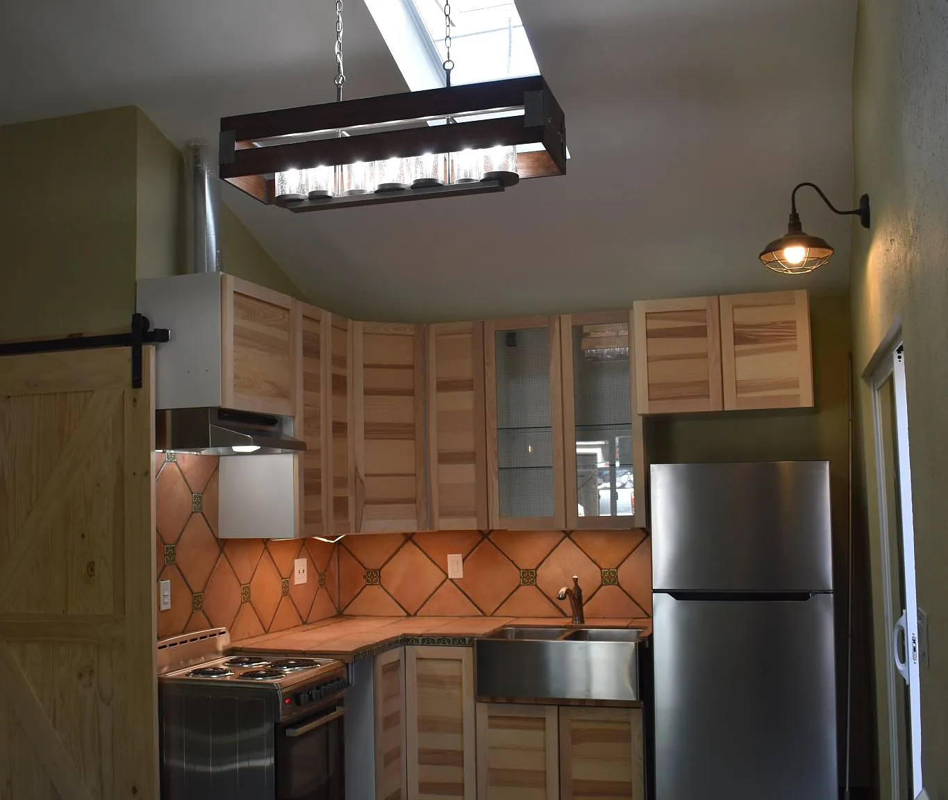 Studio, 400 sqft, $2,300 — Photo 4