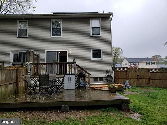 3rd image of 215 Palmetto Dr
