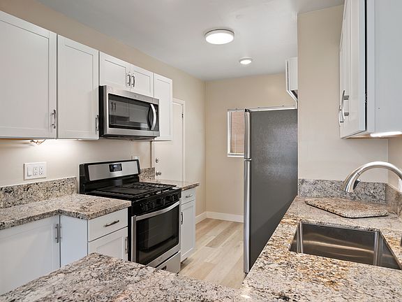 2nd image of 3021 30th St
