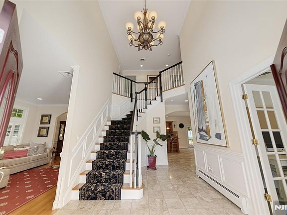 2nd image of 52 Robinhood Avenue