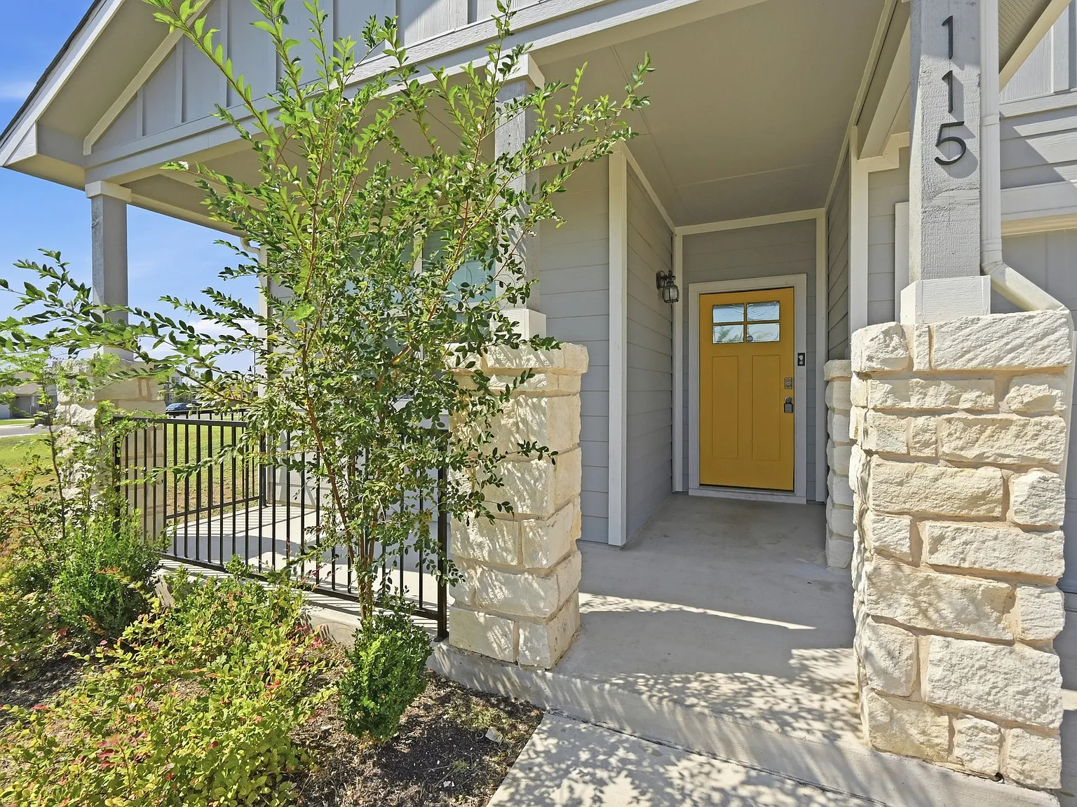 4 bed, 1852 sqft, $1,995 — Photo 3
