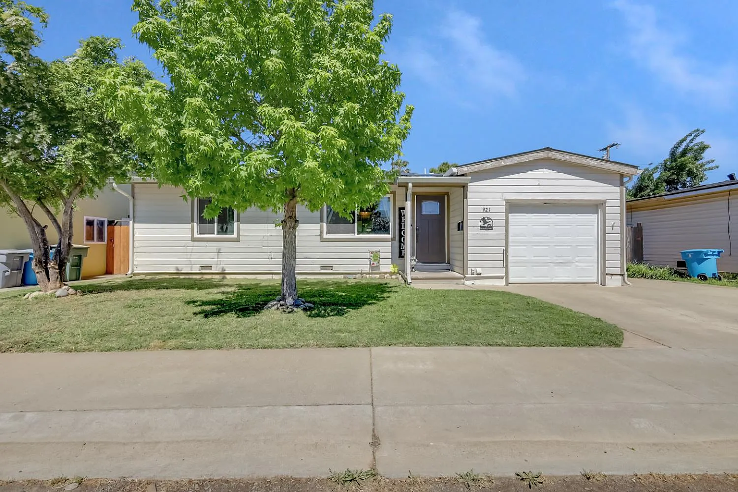 921 Jacobs St photo 1