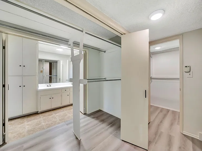 10634 Holman Ave #3-2 — Photo 35
