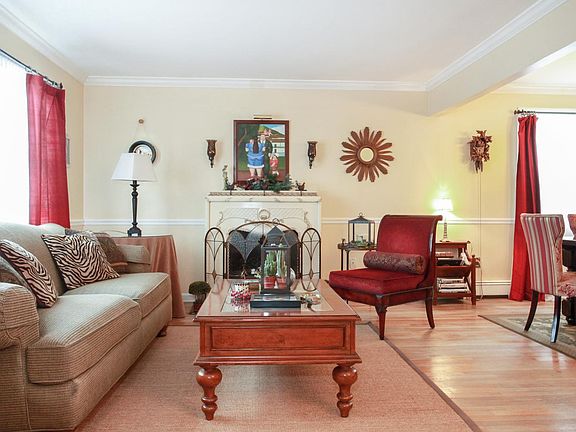 4th image of 111 Hinsdale Ave