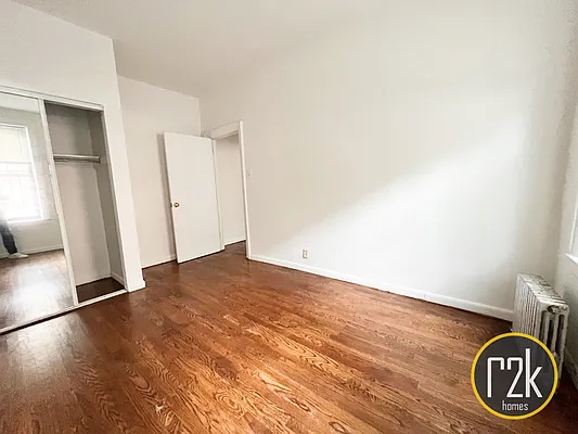 Rented by Realty 2000 Corp | media 8