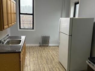 138 Orchard St APT 2R, Yonkers, NY 10703
