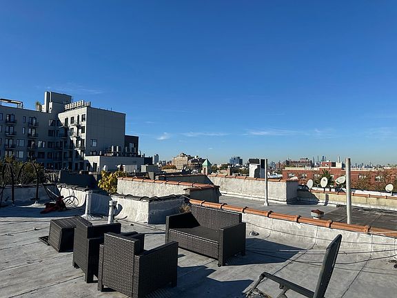 5th image of 154 Rogers Ave #4A