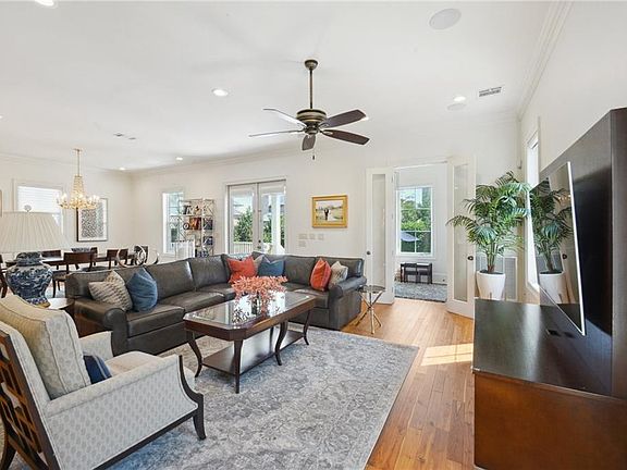 4th image of 705 E Manley Ave