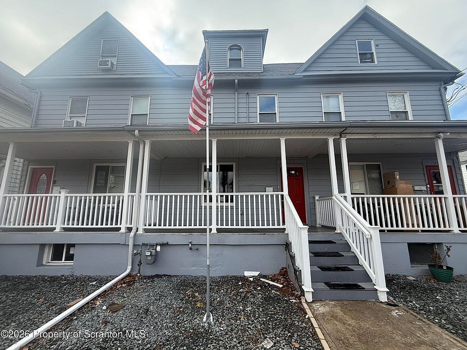 1st image of 216 Horton St