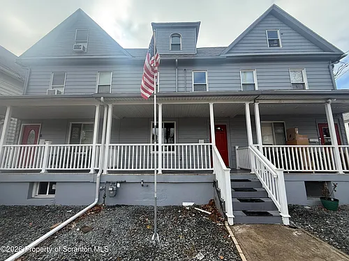216 Horton St Photo 1