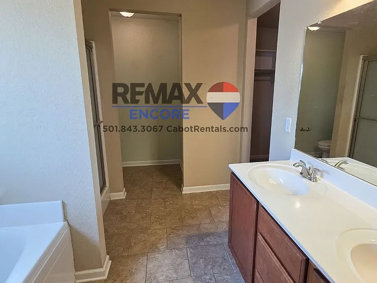 113 Harvick Cir — Photo 8