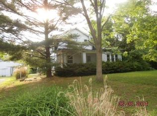 6051 Crestway Dr, Brookville, OH 45309
