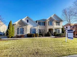 3700 Heathmoor Dr, Elgin, IL 60124