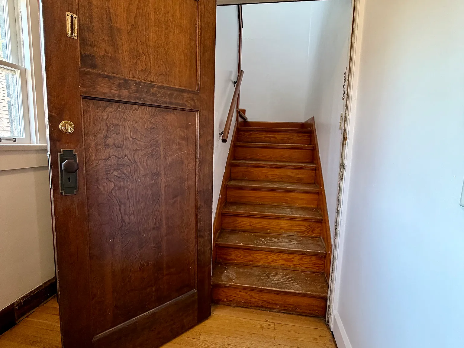 Studio, 900 sqft, $1,400 — Photo 2