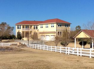 10110 Coast Guard Rd, Emerald Isle, NC 28594