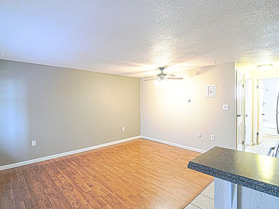 4th image of 41 S Lincoln St APT 303