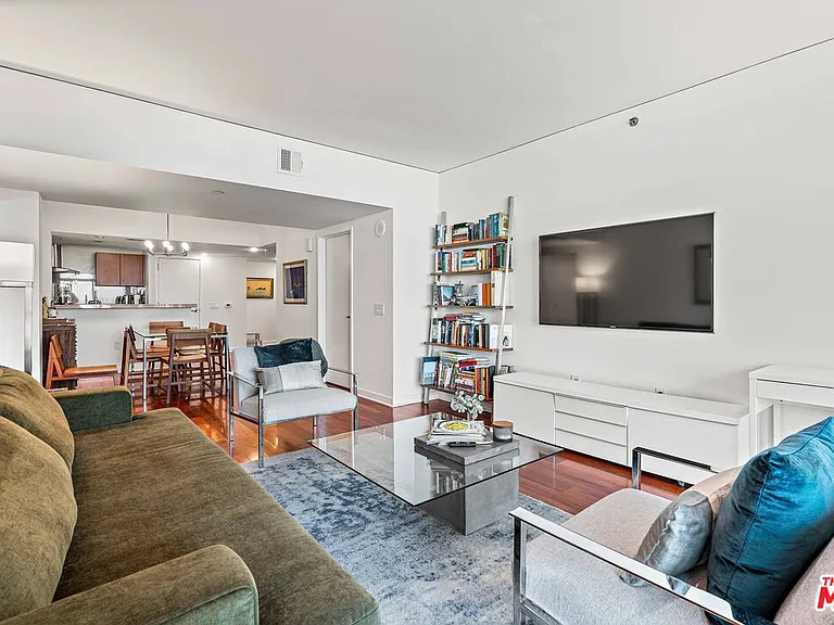 13650 Marina Pointe Dr #906 — Photo 6