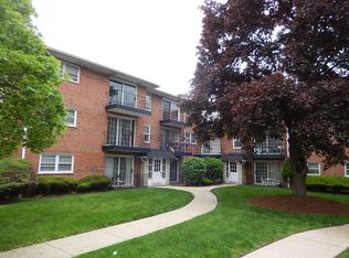 6857 N Northwest Hwy APT 3A, Chicago, IL 60631