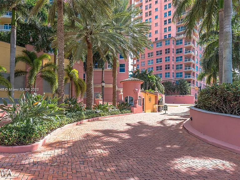 2100 N Ocean Blvd #9E — Photo 10