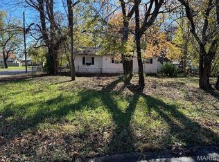 601 Elkins St, Charleston, MO 63834