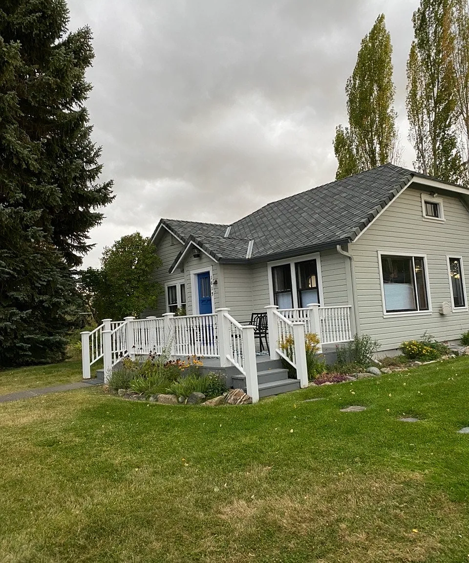 1613 Hillcrest Drive — Photo 4