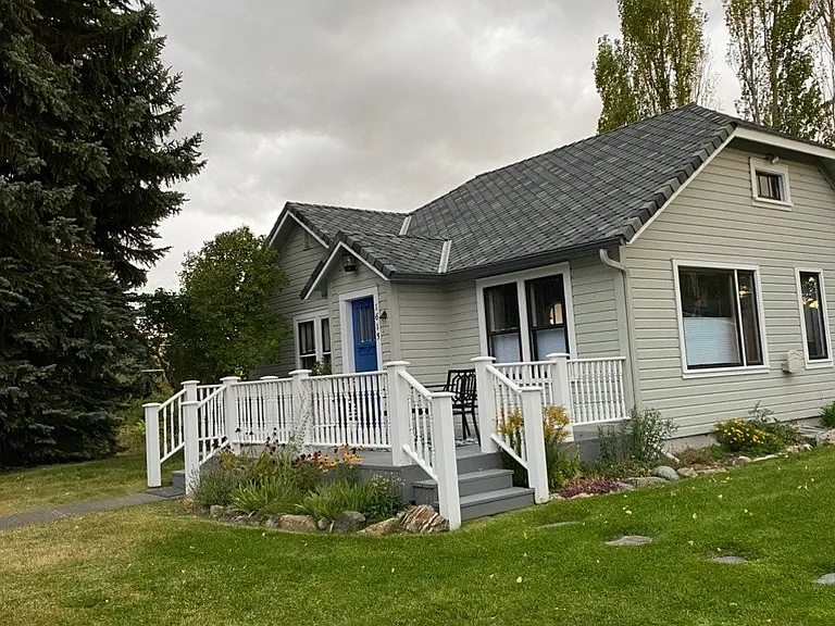 1613 Hillcrest Dr — Photo 4