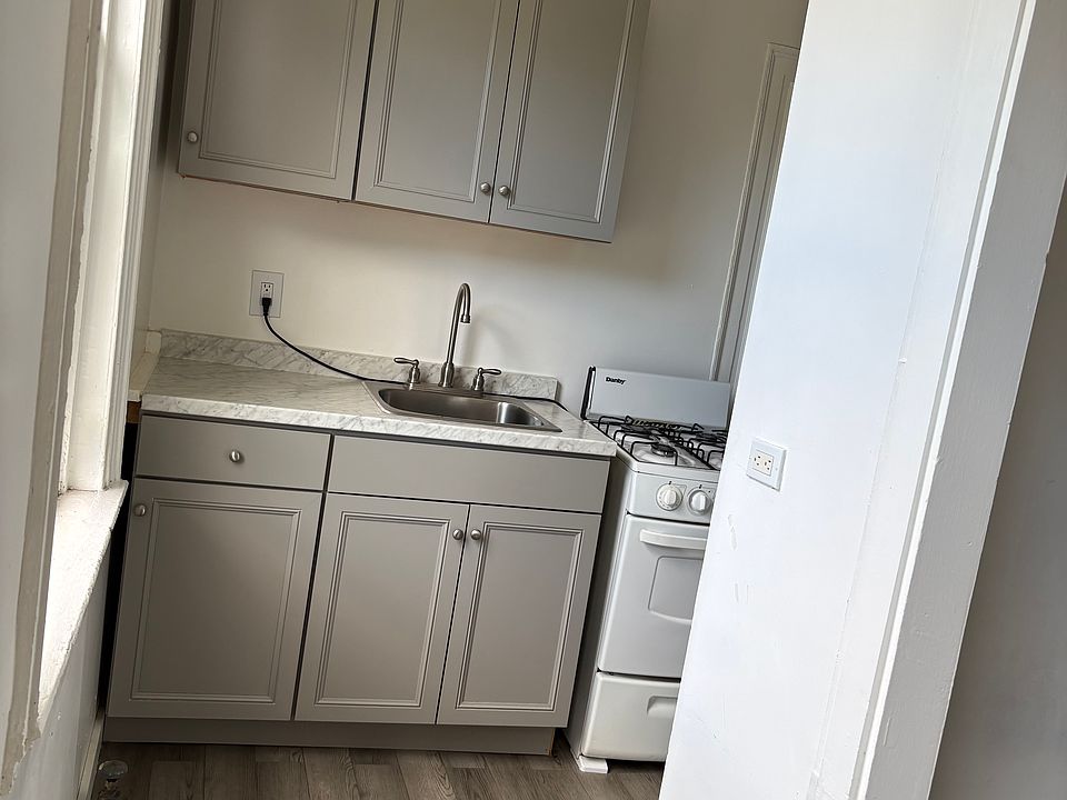 1st image of 102 E Main St APT 7