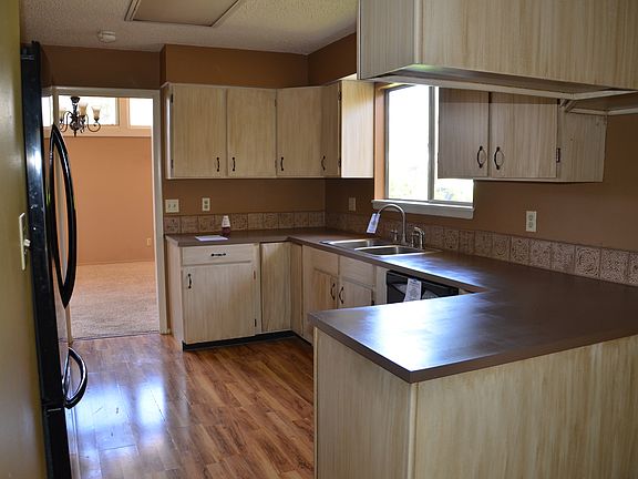 5th image of 803 E Crestview Dr
