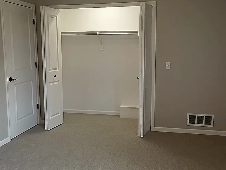 Prentiss Pointe Apartments — Photo 363