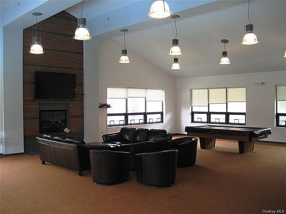 3rd image of 5 Brevoort Dr APT 2D