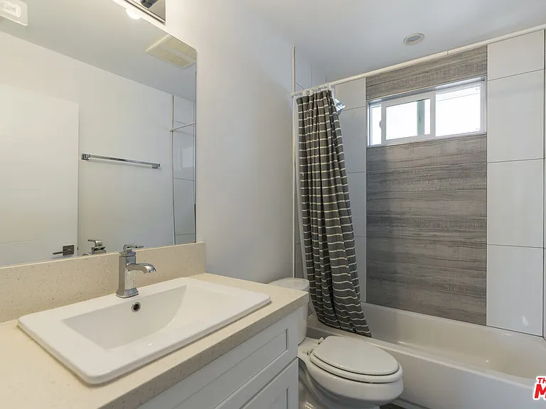 5645 1/2 Willowcrest Ave — Photo 14
