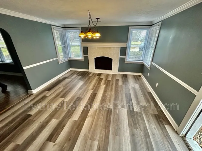4 bed, 2.0 bath, $1,900 — Photo 3