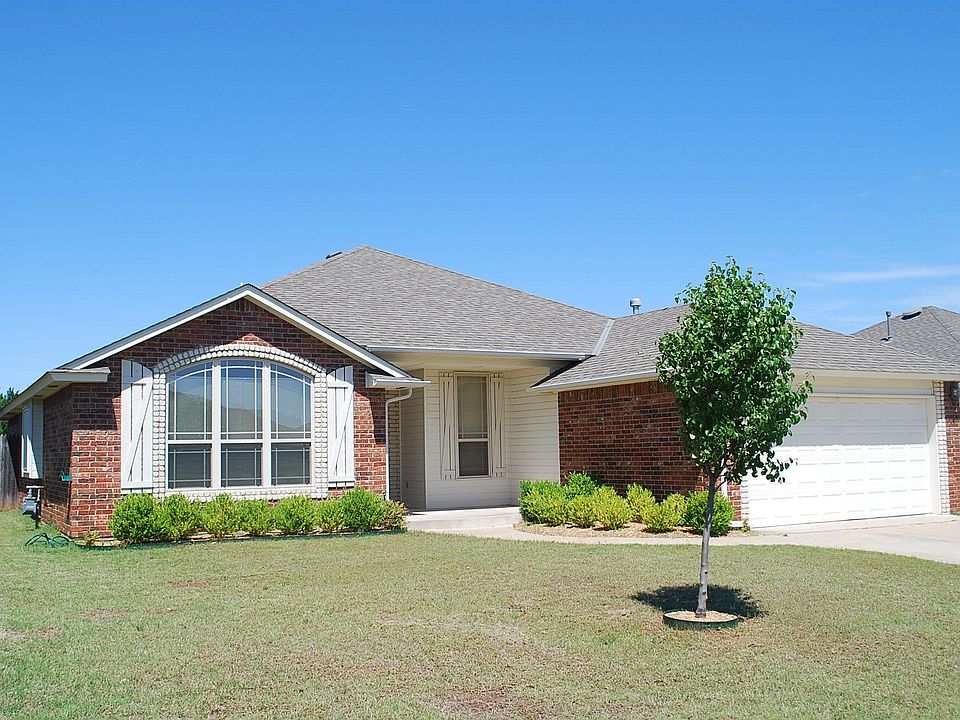 1st image of 204 Great Oaks Dr