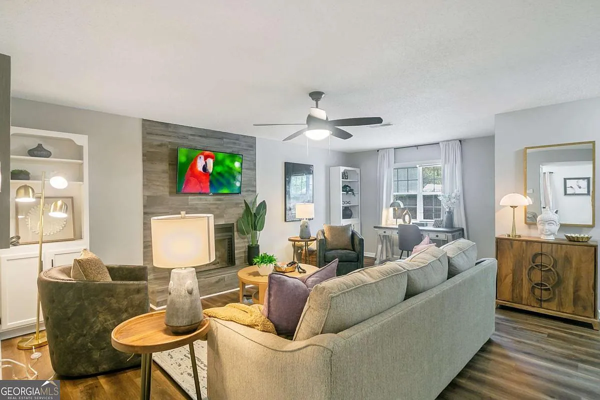 2 bed, 2.5 bath, $2,995 — Photo 1