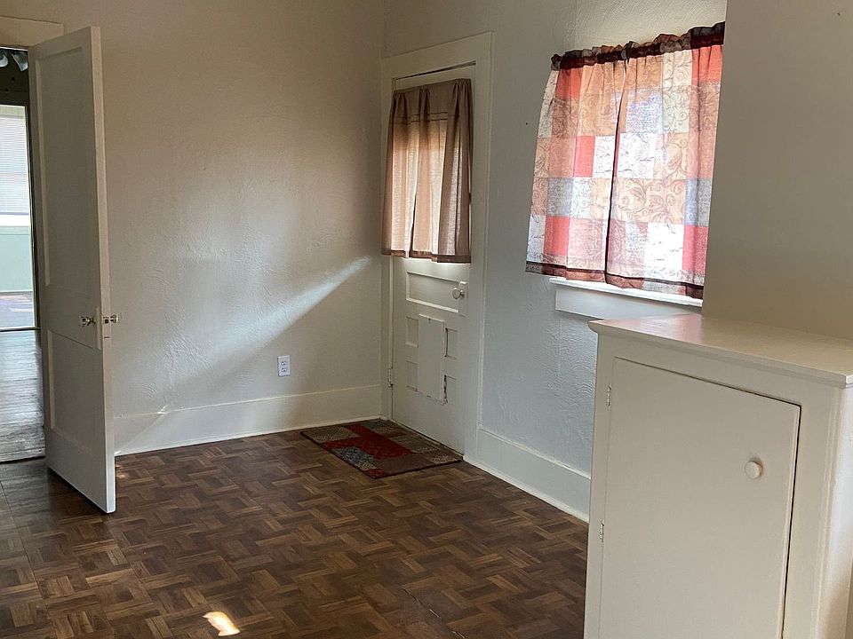 611J 611 13th St W Bandera TX Zillow