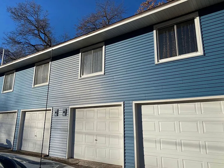 413 Butler Ave E — Photo 1