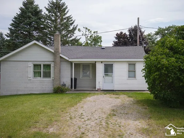 440 Hemlock St, Rogers City, MI 49779