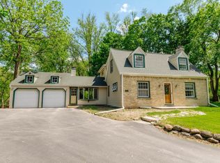 W279N2152 Prospect Ave, Pewaukee, WI 53072