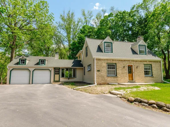 W279N2152 Prospect AVENUE, Pewaukee, WI 53072