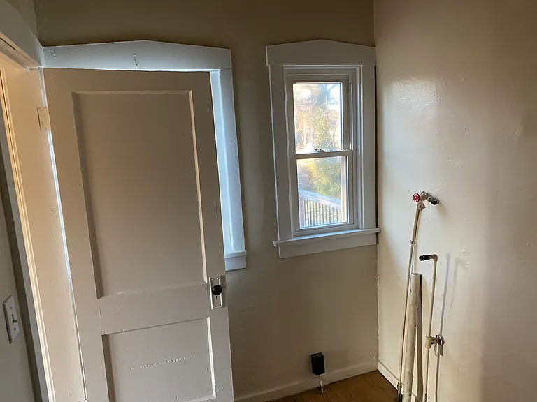 864 Highland Ave — Photo 8