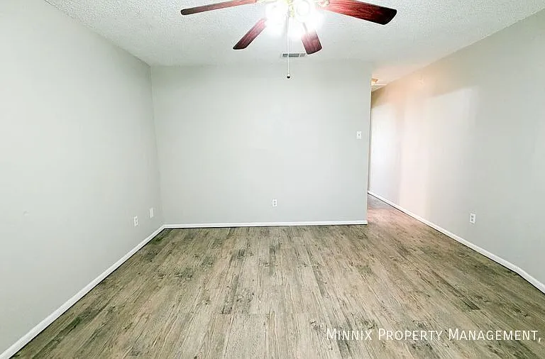 7303 Avenue X #105 — Photo 8