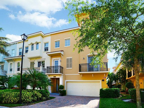 Home For Sale In Harbour Oaks