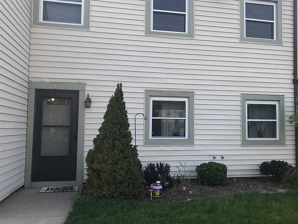 1st image of 611 Lake Ct