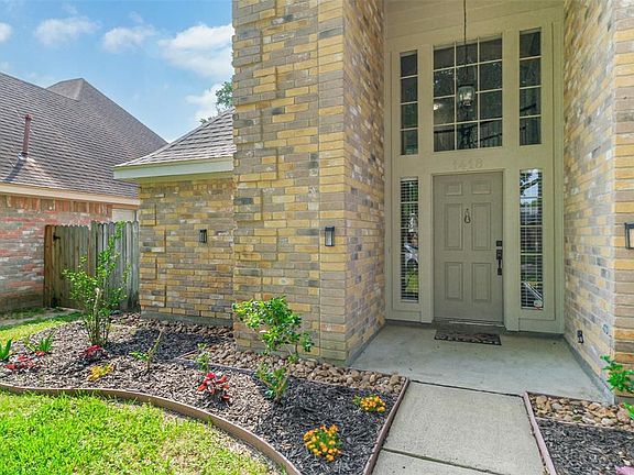 2nd image of 1418 Valley Landing Dr