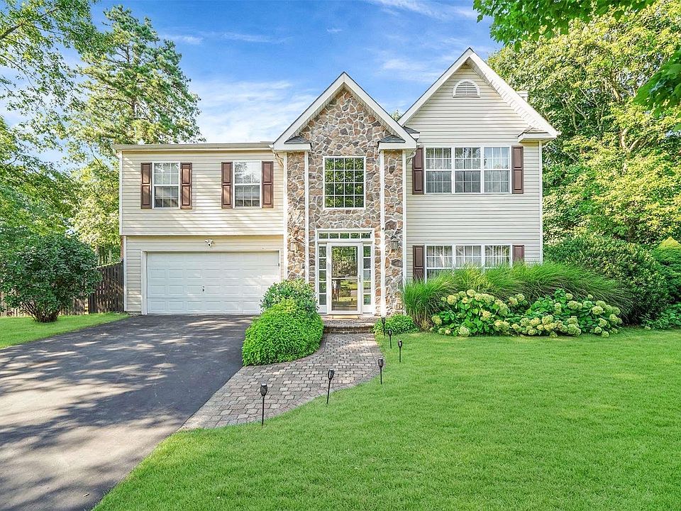 1st image of 56 Chardonnay Drive