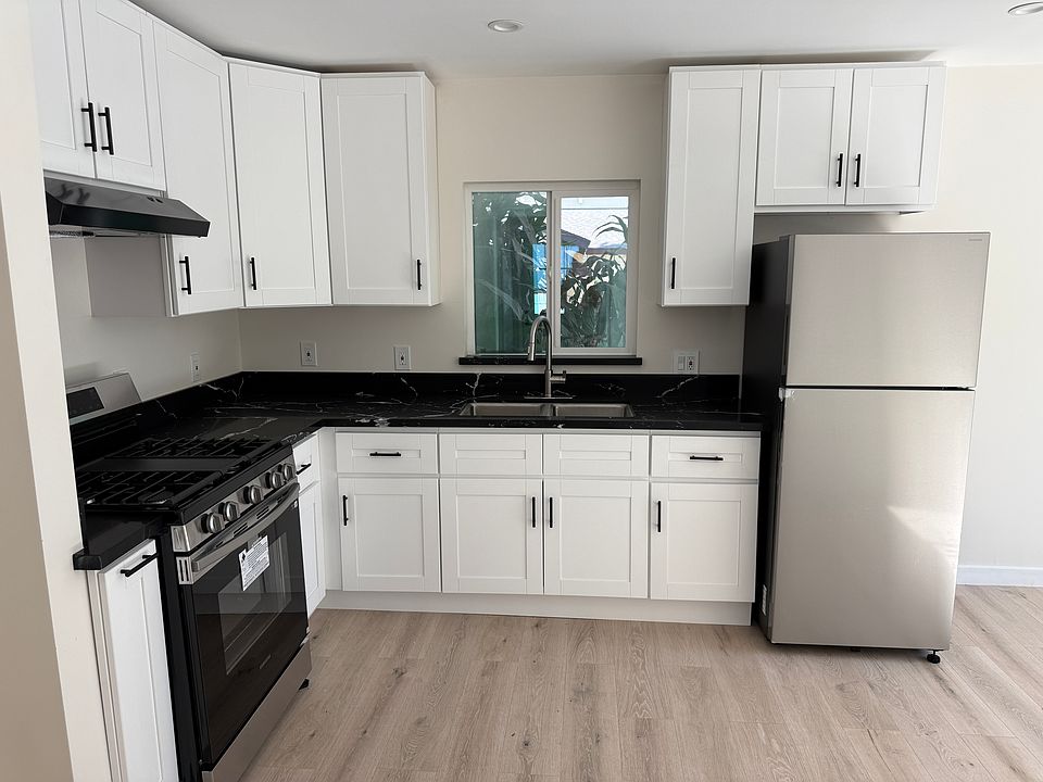 1st image of 7758 N Owensmouth Ave #7758